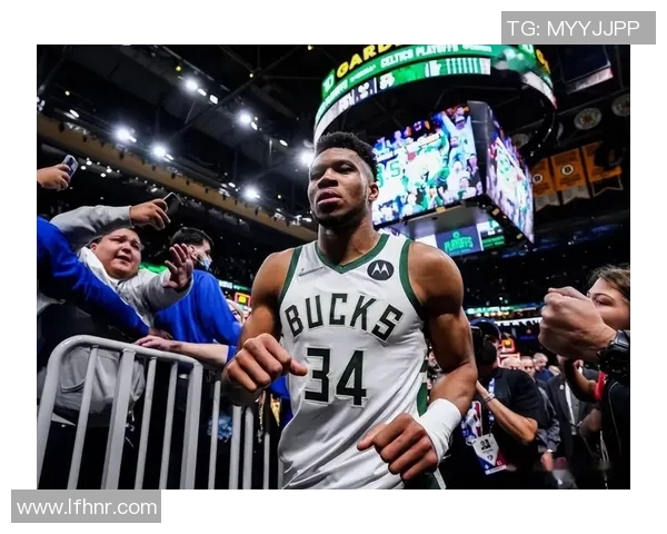 扬尼斯19分钟砍29分终结雄鹿七连败,官方盛赞21000分里程碑 扬尼斯19分钟砍29分终结雄鹿七连败,官方盛赞21000分里程碑