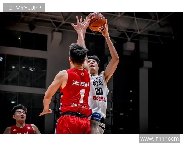10月29日广东队迎战深圳队期待精彩对决展现篮球魅力与团队精神 10月29日广东队迎战深圳队期待精彩对决展现篮球魅力与团队精神